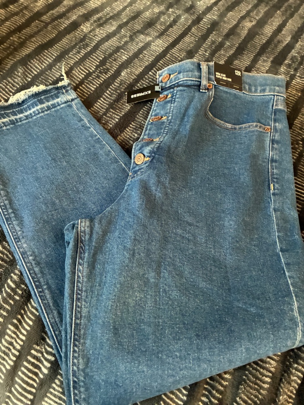 Express Mom Jean Super High Rise - Picture 9 of 9